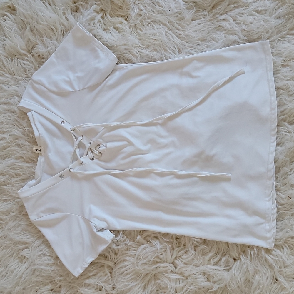 EALEY FUSHI Lace Up V-Neck Short Sleeve Top